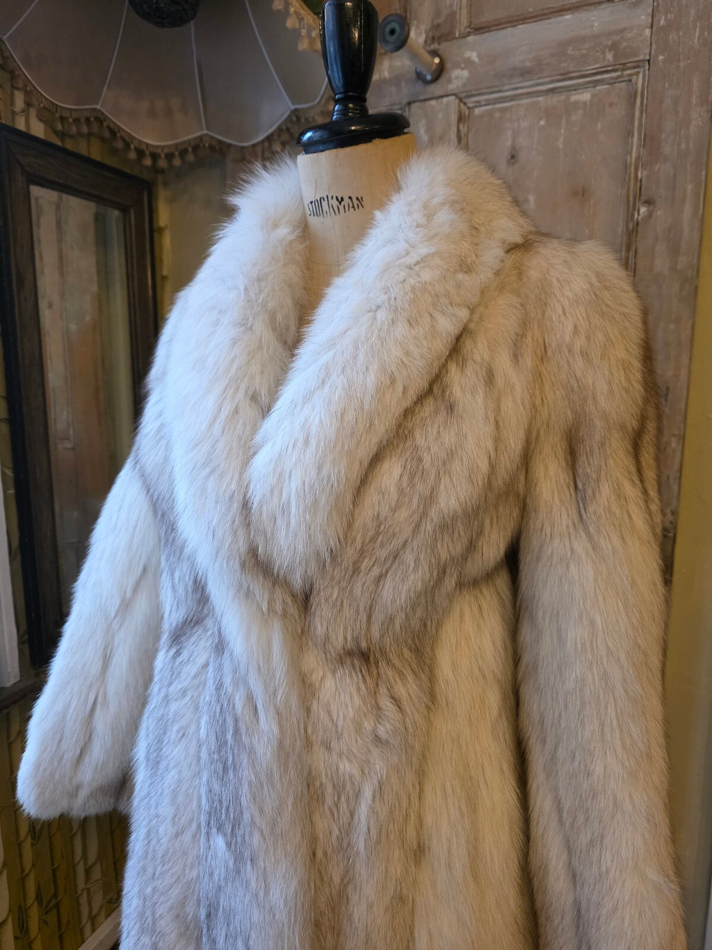 Vintage 1980s White Arctic Fox Fur Coat Scalloped Hem Real Fur UK 8 10