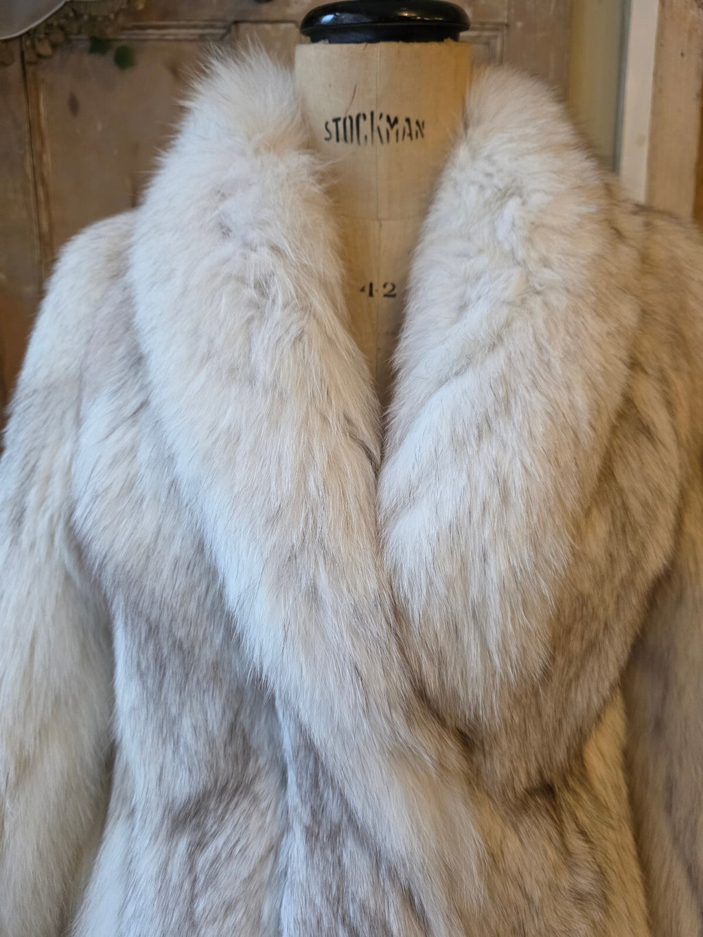 Vintage 1980s White Arctic Fox Fur Coat Scalloped Hem Real Fur UK 8 10