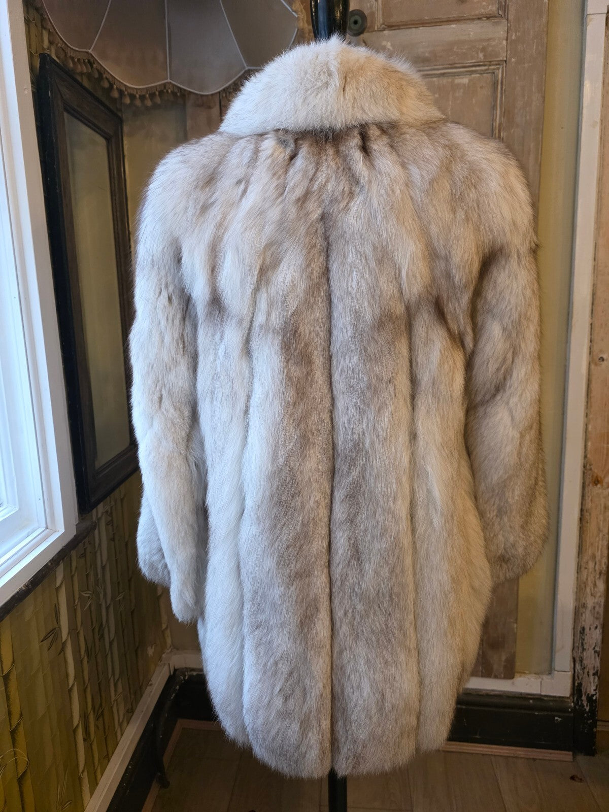 Vintage 1980s White Arctic Fox Fur Coat Scalloped Hem Real Fur UK 8 10