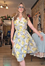 Load image into Gallery viewer, Vintage 1950s Yellow Floral Cotton Dress Fitted Underbust Matching Belt UK8
