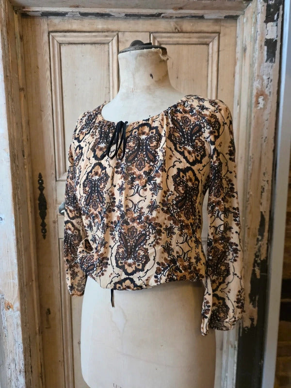 Vintage Y2K Gypsy Blouse – Paisley Print – Boho Peasant Top – Tie Neck