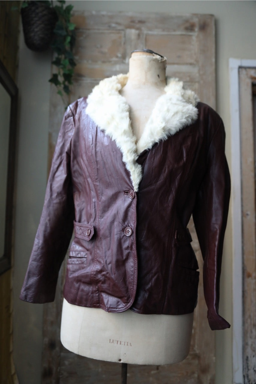Vintage 1970s purple Leather Jacket – White Fur Collar – Statement Retro Coat