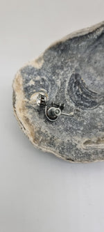 Load image into Gallery viewer, Vintage 1930s rhinestone clip screw on earrings
