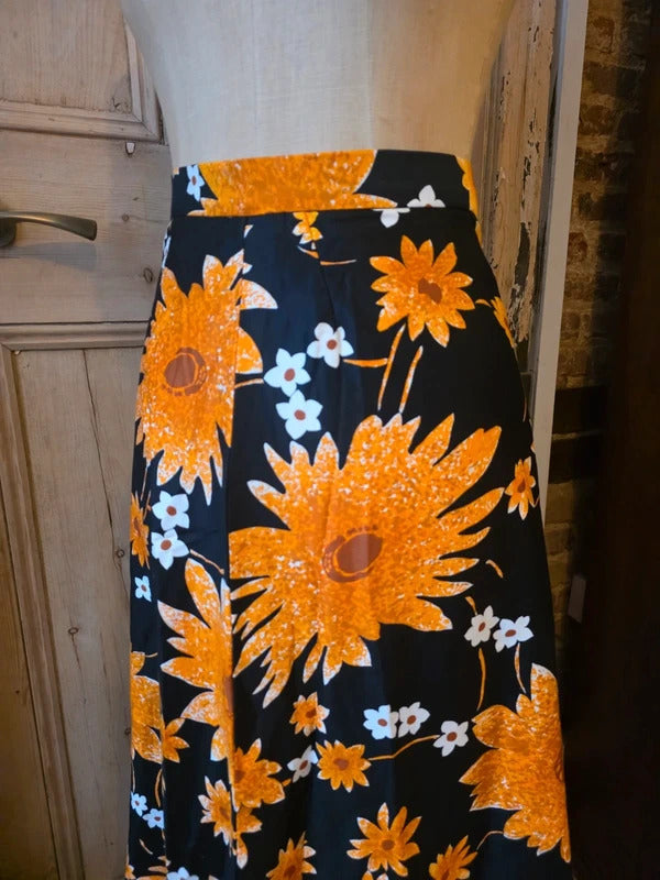 Vintage 1970s Floral Cotton Maxi Skirt – Orange & Black Sunflower bold  Print