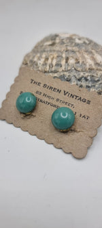 Load image into Gallery viewer, Vintage 1930s clip on  peaking glass earrings
