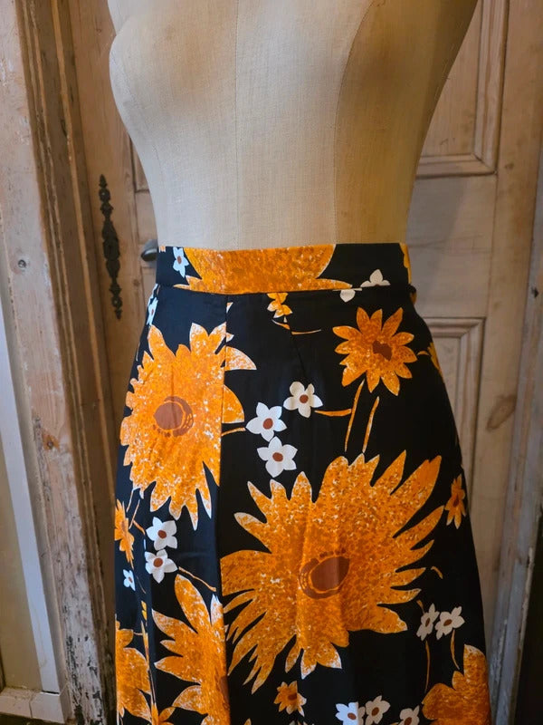 Vintage 1970s Floral Cotton Maxi Skirt – Orange & Black Sunflower bold  Print