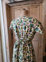 Load image into Gallery viewer, Vintage 1950s Sidgreene Dress – Original Fit &amp; Flare Cotton – Floral Print – UK 8/10
