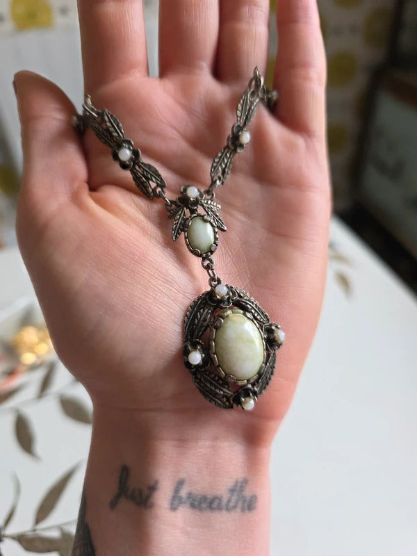 Vintage Miracle Jewellery Celtic Style Necklace – Green Cabochon