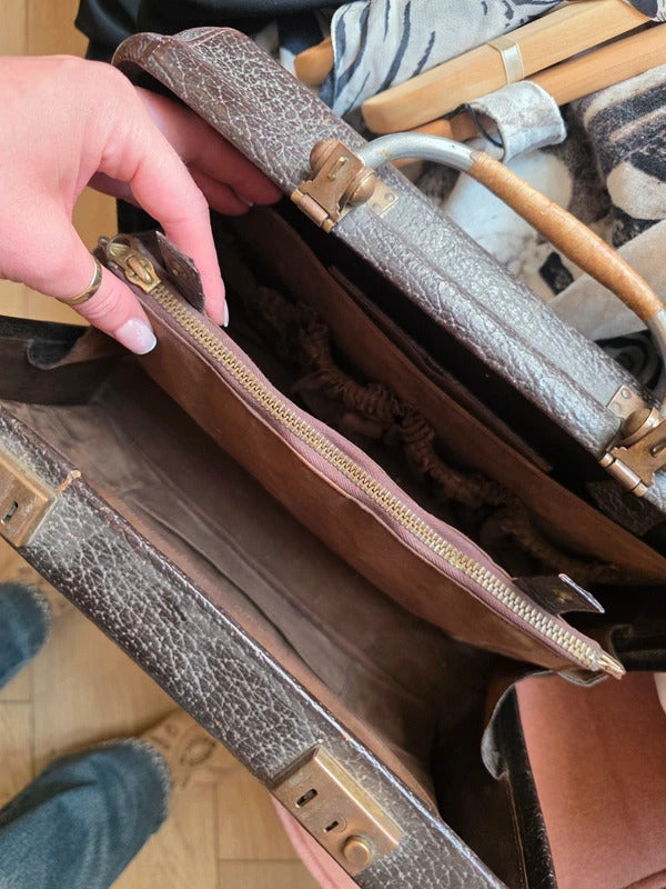 Vintage 1930s/1940s Leather Nurses Gladstone Bag Featured Call The Midwife