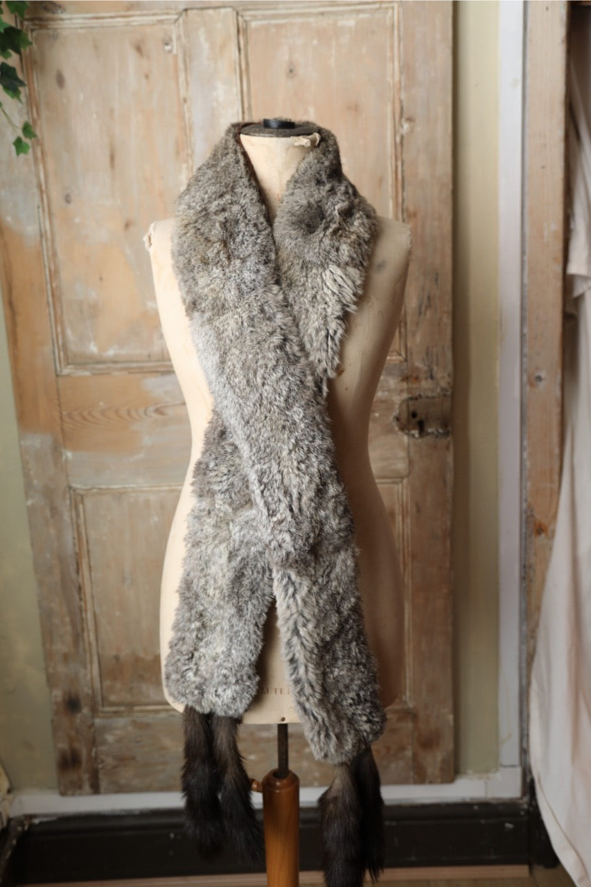Vintage 1920s Chinchilla Fur Stole – Gatsby Era Grey Wrap – Long Luxury Scarf