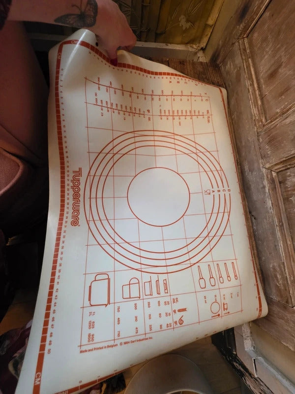 Vintage 1984 Tupperware Pastry Mat – Baking Conversion Chart / Retro Kitchen