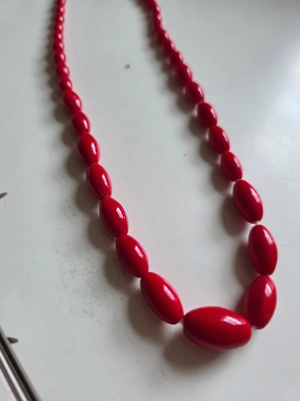 Vintage 1930s Cherry Red Graduated Glass Bead Necklace