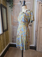 Load image into Gallery viewer, Vintage 1940s Style Floral Cotton Day Dress with Asymmetrical Collar – UK 10/12
