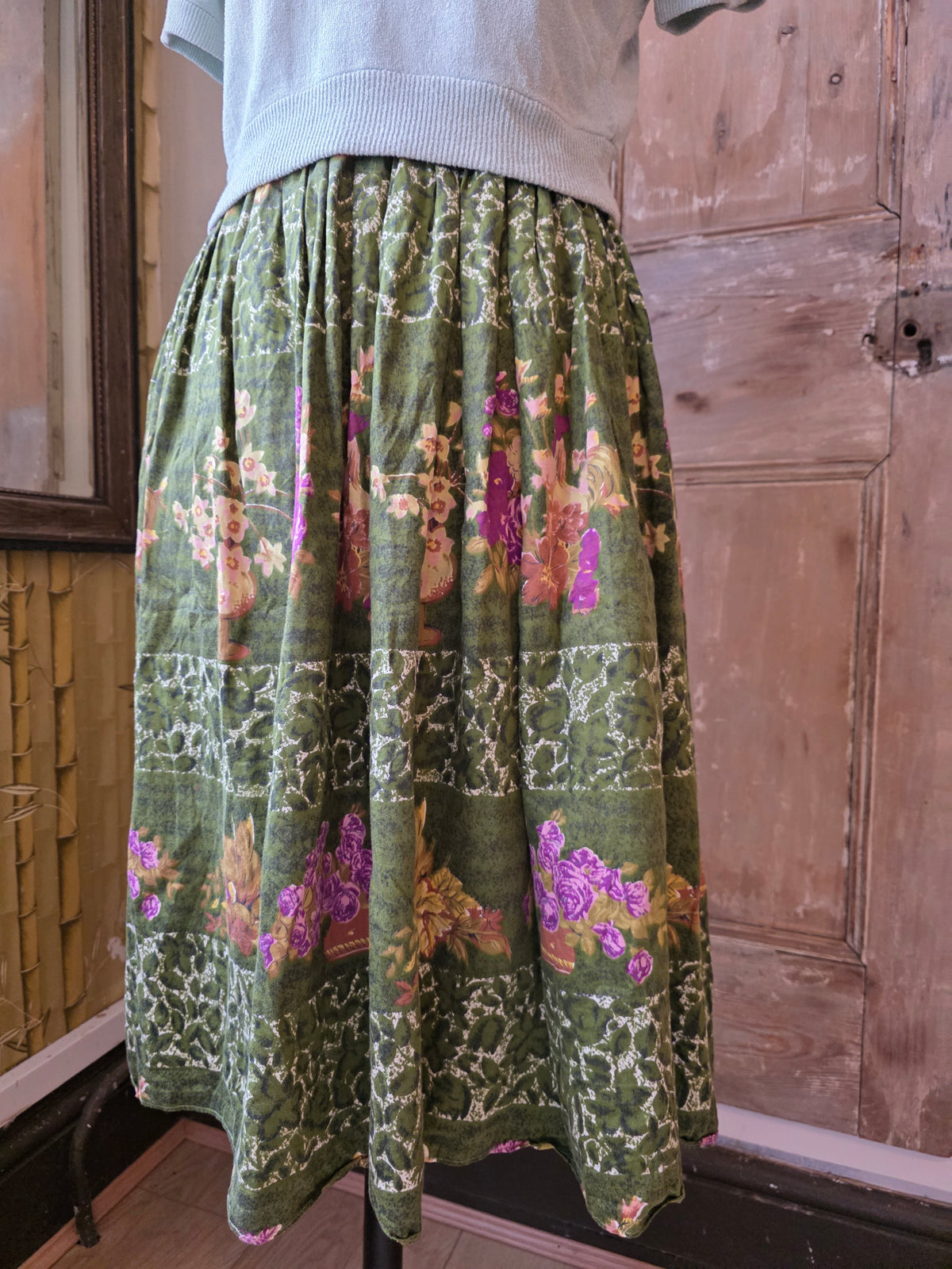 Vintage 1950s Cottagecore Skirt  Green Floral Print  UK Size 12  Full
