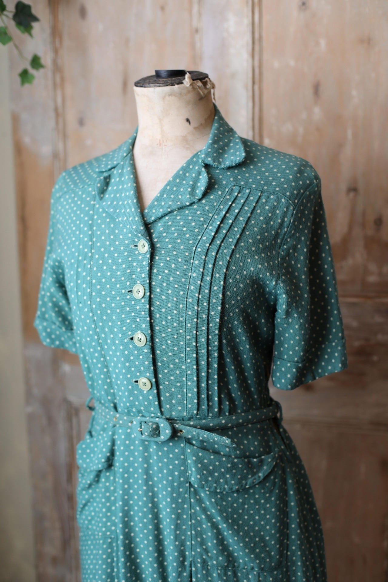 Vintage 1940s dress original green WW2 polka dot button down side zipper.
