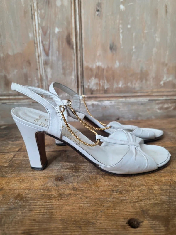 Vintage 1960s White Leather Slingback Heels – Gold Chain Detail – Made in Italy – UK 4