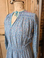 Load image into Gallery viewer, Vintage 1970s Indian Cotton Dress – Blue Floral Prairie – UK 10
