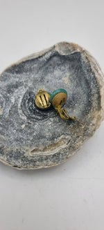 Load image into Gallery viewer, Vintage 1930s clip on  peaking glass earrings
