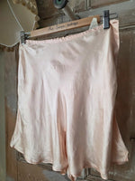 Load image into Gallery viewer, CC41 Peach Silk Tap Pants 1940s Kayser Collectible Wartime Lingerie
