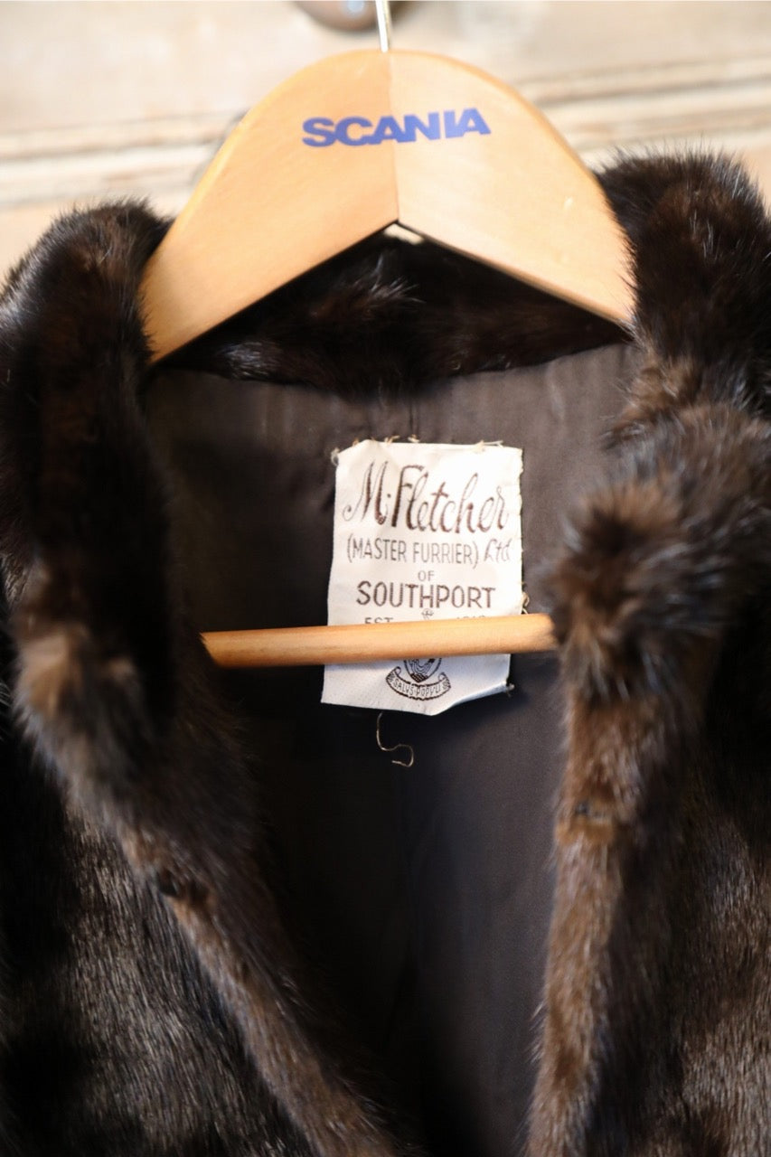 Vintage 1940s Luxury Dark Mink Fur Gilet – Elegant Sleeveless Jacket