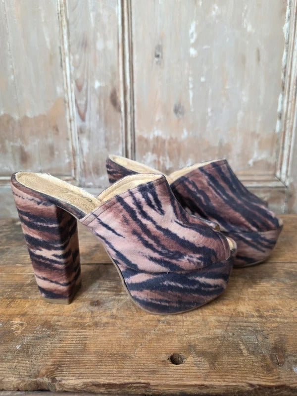 Original 1970s Tiger Print Platform Mules – Pony Hair Leather Clogs – UK 4 – Disco Glam
