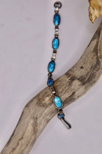 Load image into Gallery viewer, Vintage 1930s silver tone bracelet - foil back glass - blue
