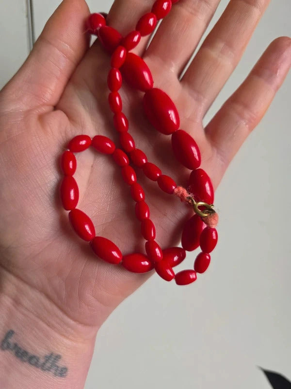 Vintage 1930s Cherry Red Graduated Glass Bead Necklace