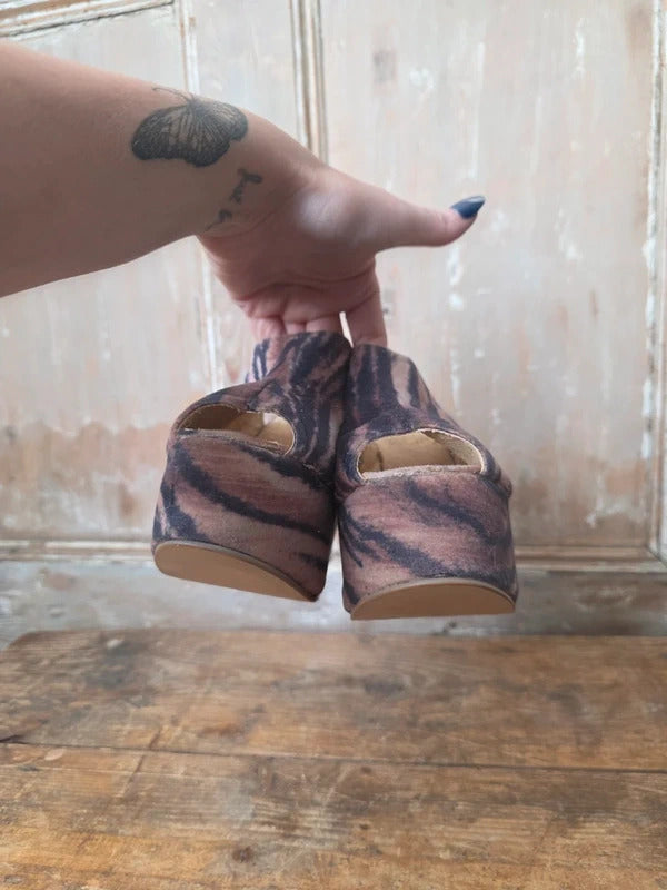 Original 1970s Tiger Print Platform Mules – Pony Hair Leather Clogs – UK 4 – Disco Glam