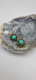 Load image into Gallery viewer, Vintage 1930s clip on  peaking glass earrings
