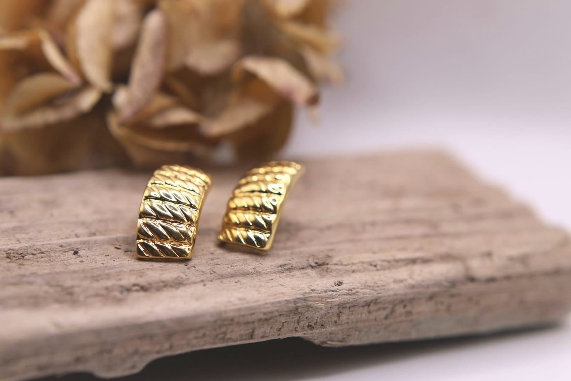 Vintage 1980s gold tone stud statement earrings