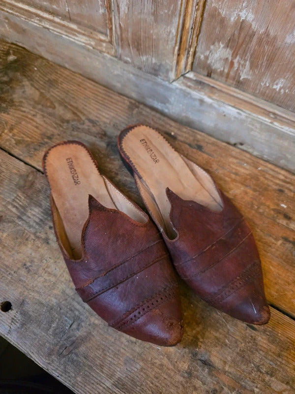 Vintage Leather Mule Shoes – UK 5