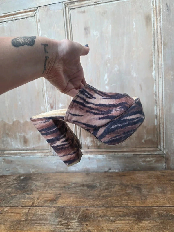 Original 1970s Tiger Print Platform Mules – Pony Hair Leather Clogs – UK 4 – Disco Glam