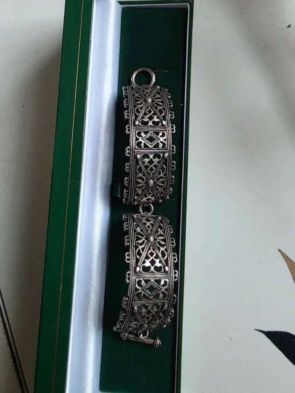 Vintage 1970s silver-tone filigree bracelet