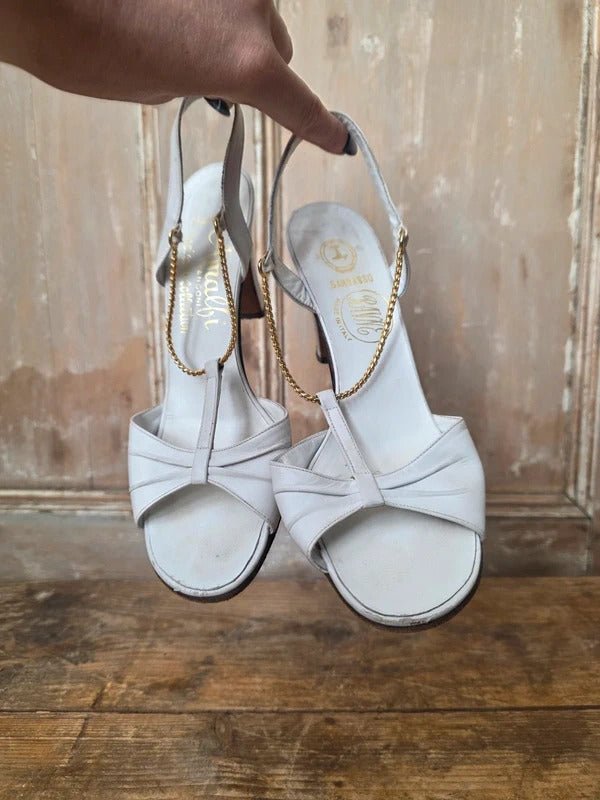 Vintage 1960s White Leather Slingback Heels – Gold Chain Detail – Made in Italy – UK 4