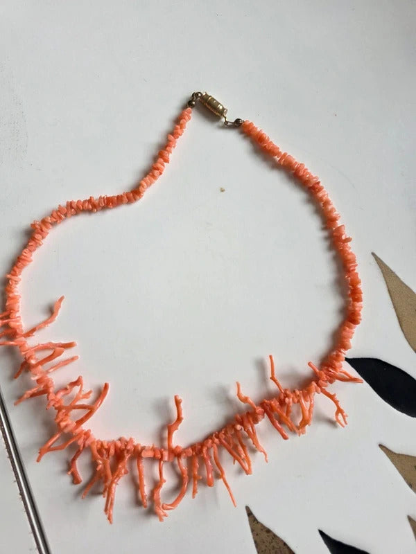 Vintage 1950s Vintage Coral Branch & Chip Necklace