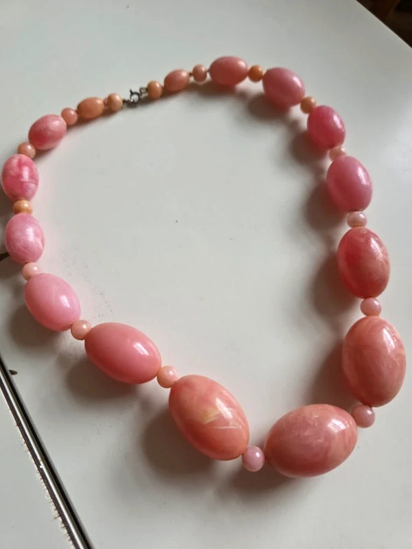 Vintage 1950s Marbled Pink Early Plastic Graduated Bead Necklace