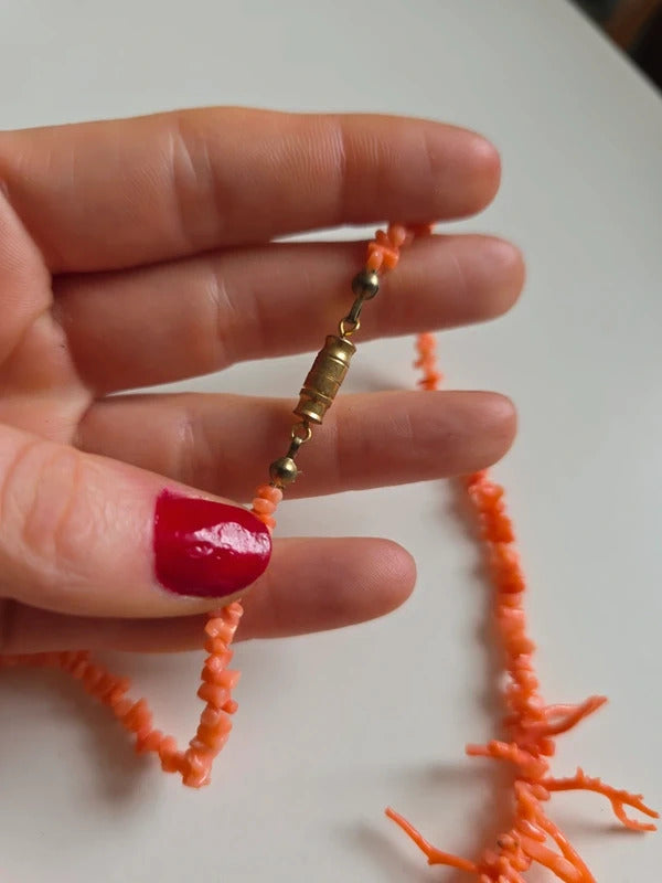 Vintage 1950s Vintage Coral Branch & Chip Necklace