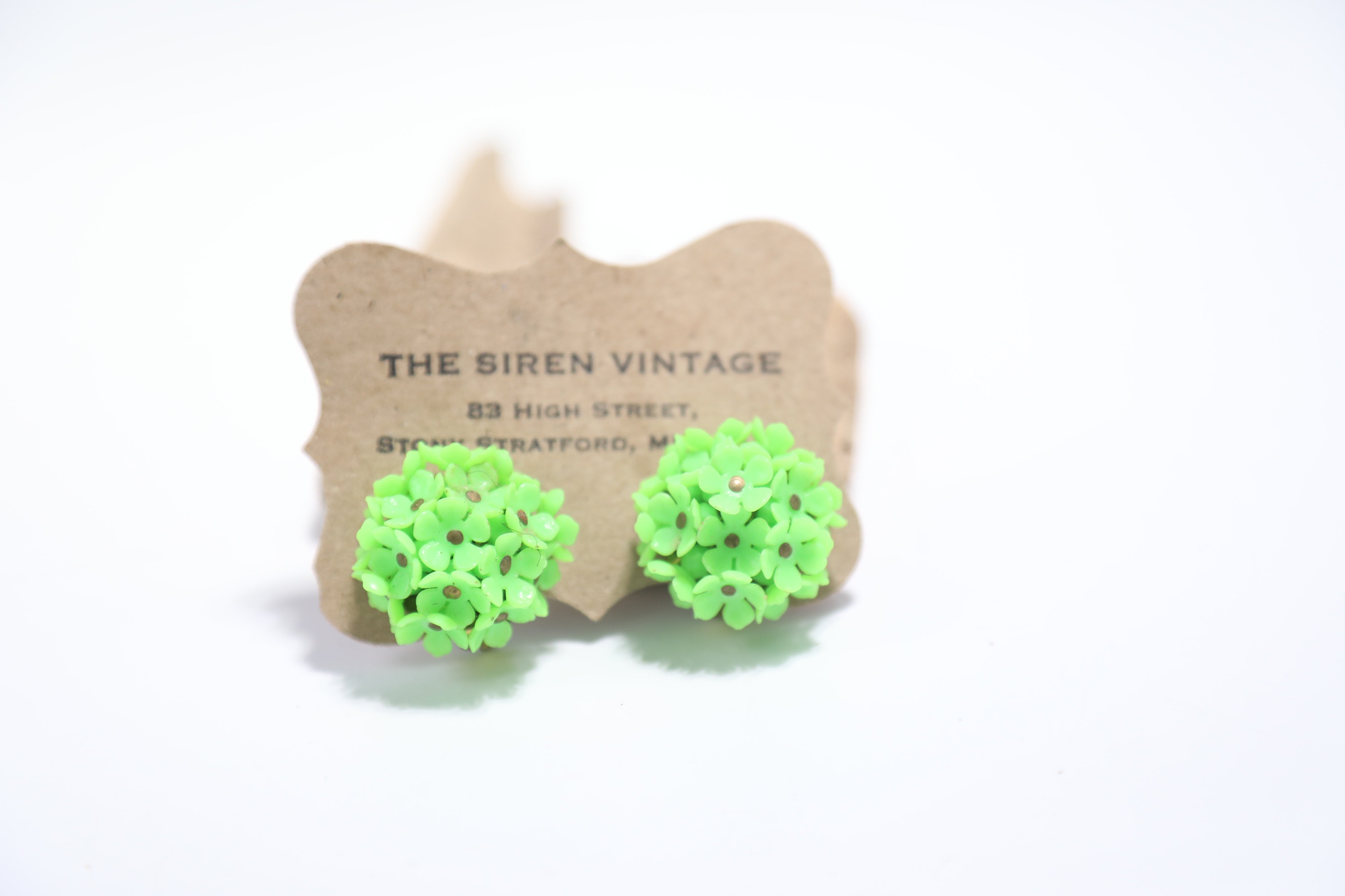 Vintage 1950s floral green bold clip on earrings