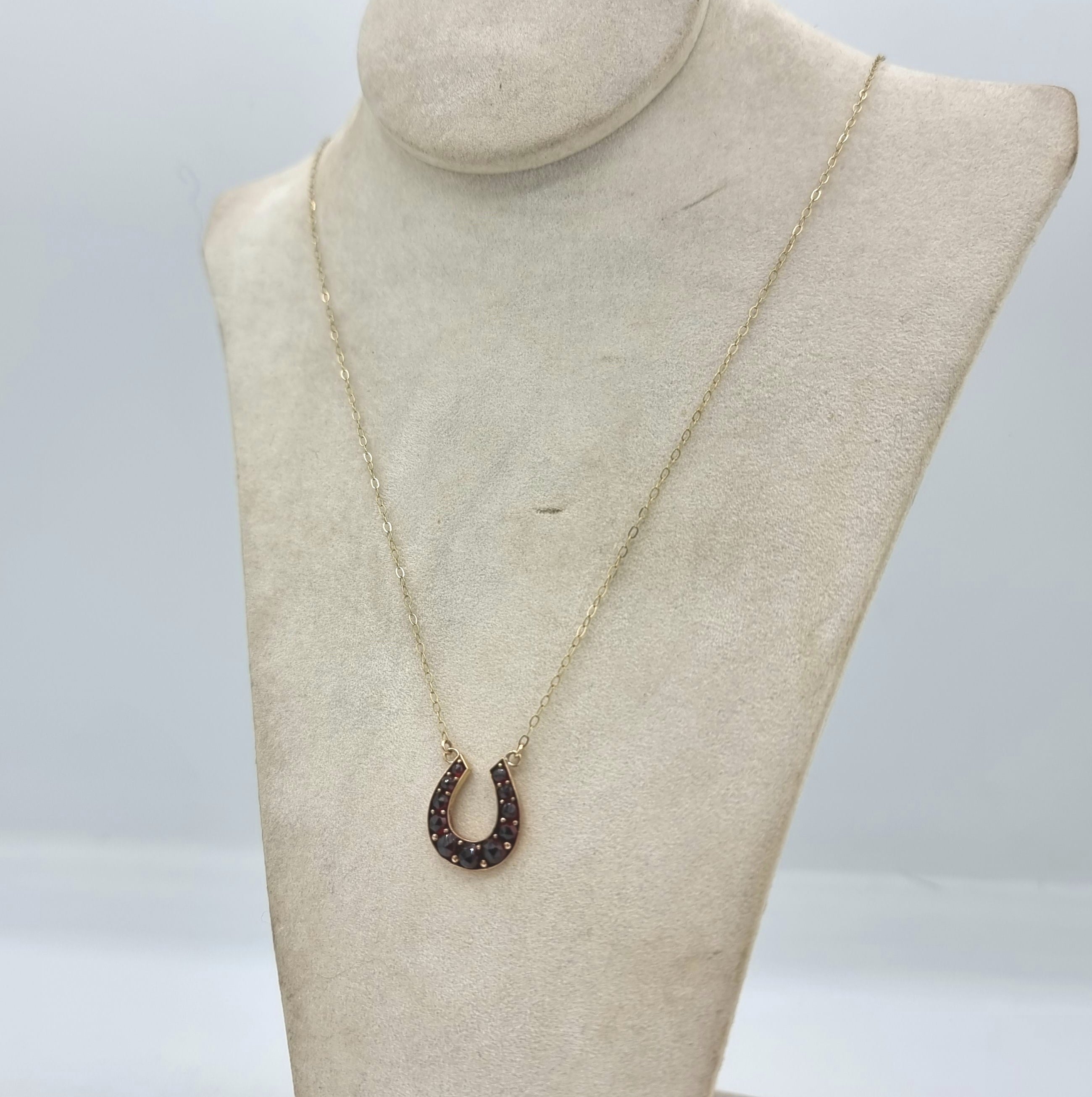 Antique gold necklace - Victorian horseshoe pendant - Garnet 9ct