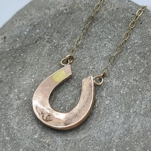 Antique gold necklace - Victorian horseshoe pendant - Garnet 9ct