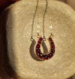 Load image into Gallery viewer, Antique gold necklace - Victorian horseshoe pendant - Garnet 9ct
