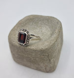 Load image into Gallery viewer, 1930s silver ring - Maracasite deco jewellery - Red garnet

