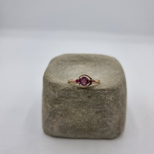 Antique 9ct ring - Red Tormaline - 1920s jewellery - vintage gold ring