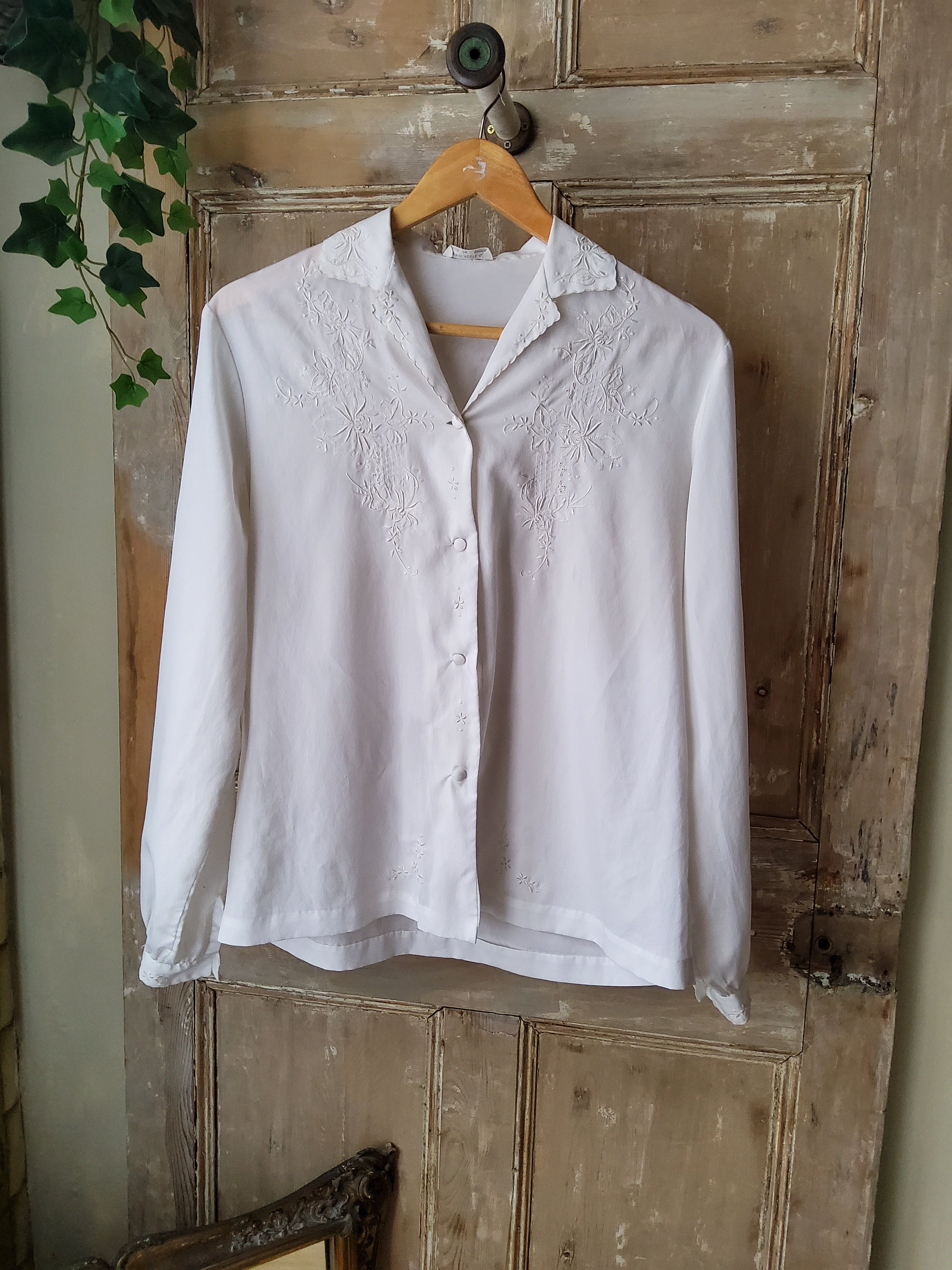 Vintage 1950s silk embroidered blouse button down