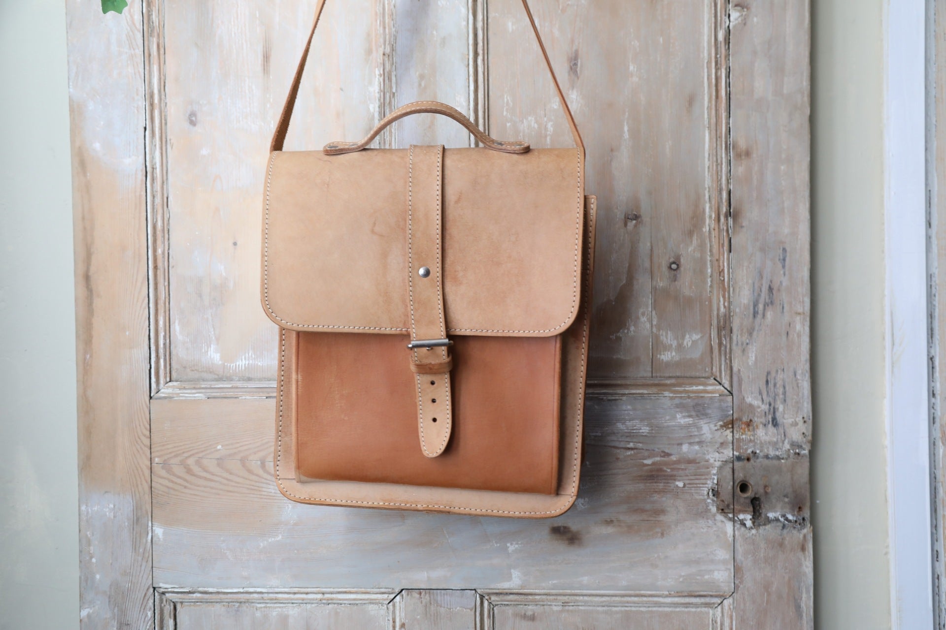 Vintage Real Brown Large Leather Messenger Laptop Satchel Shoulder Bag