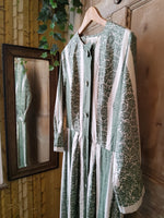 Load image into Gallery viewer, Vintage 1950s dress cotton floral folk print uk14
