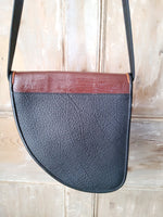 Load image into Gallery viewer, Vintage 1970s leather skin bag original satchel
