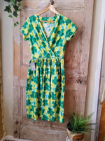 Load image into Gallery viewer, Vintage 1950s abstract batik dress original cotton uk8
