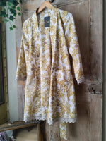 Load image into Gallery viewer, Vintage 1970s cotton kimono robe uk8-12
