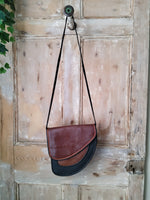 Load image into Gallery viewer, Vintage 1970s leather skin bag original satchel
